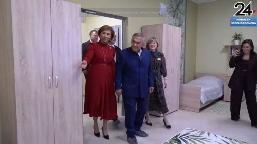 Раис Татарстана Рустам Минниханов посетил новый «Дом Заботы» в Зеленодольске