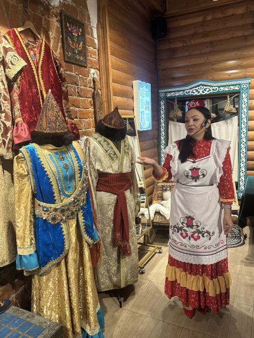 В музее «Эчпочмак» в Казани  за кухонным столом оживают легенды кочевников