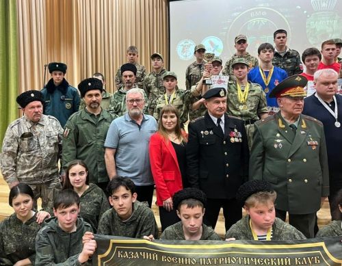 В зеленодольском лицее № 18 им. Ломоносова в честь Дня морской пехоты состоялись соревнования «Полоса Морпеха «Пластун»