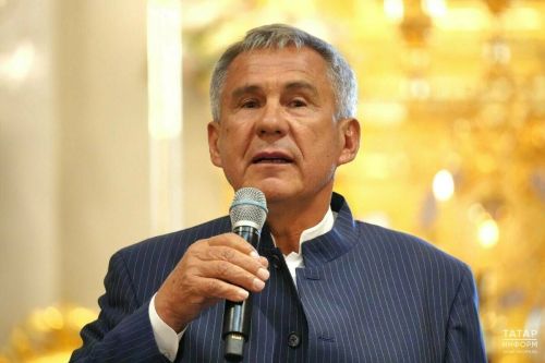 Раис Татарстана Рустам Минниханов поздравил жителей РТ с Днем народного единства