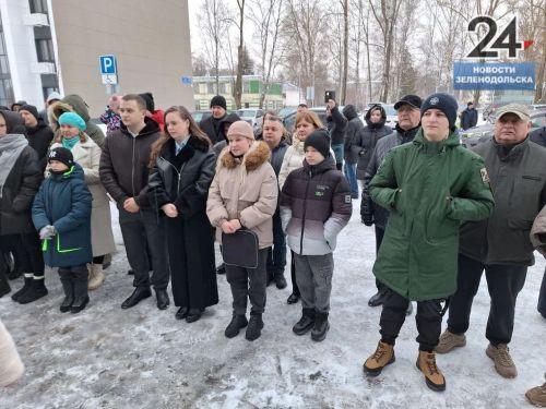 В Зеленодольске торжественно вручили ключи жильцам многоэтажного дома по улице Паратской