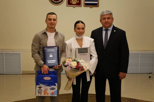В Зеленодольском ЗАГСе состоялось торжественное мероприятие, посвященное Дню матери
