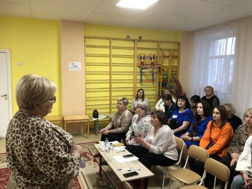 На базе детского сада № 12 «Земляничка» прошёл муниципальный этап профессионального конкурса «Воспитатель года 2025»