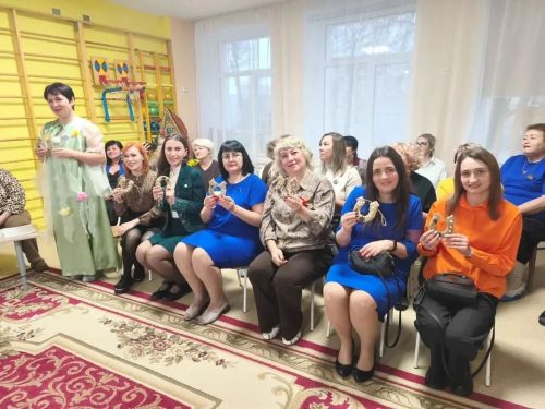 На базе детского сада № 12 «Земляничка» прошёл муниципальный этап профессионального конкурса «Воспитатель года 2025»