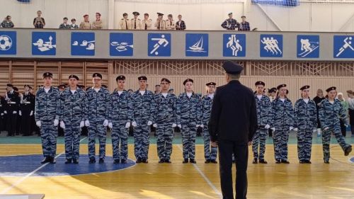 В конкурсе строя и песни победила гимназия № 3