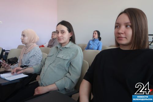 В Зеленодольской детской поликлинике будущие мамочки получают ответы на волнующие их вопросы.