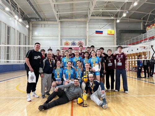 Волейболистки из Нурлат Зеленодольского района стали чемпионами турнира в Чувашии