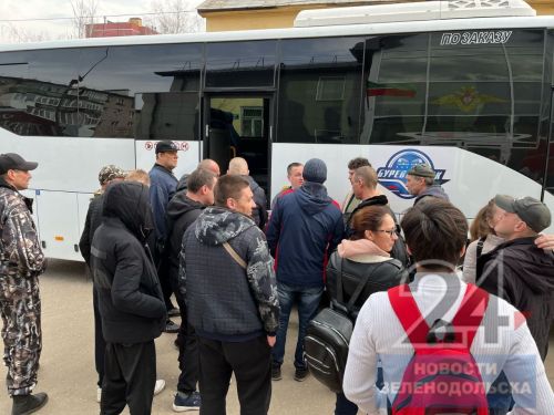 Из Зеленодольска на СВО отправились 20 добровольцев