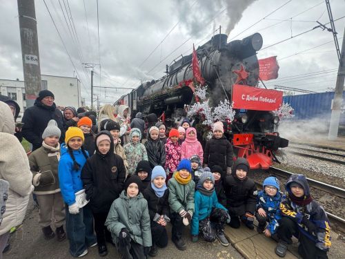 Поезд Победы встретили ученики лицея № 14
