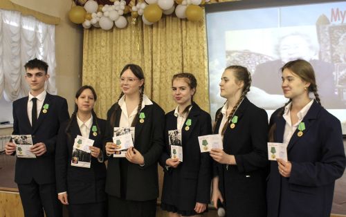 «Звезды зажигают в гимназии!»: школьный музей космонавтики справил 45-й день рождения
