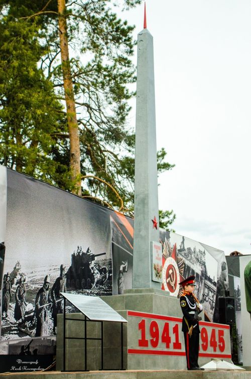 В преддверии 9 мая обновили обелиск Победы в посёлке Васильево