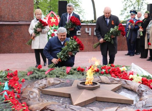 По улицам Зеленодольска проходит шествие к Парку Победы