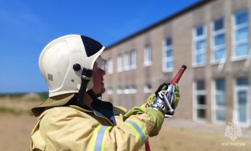 Зеленодольские огнеборцы впервые провели пожарно-тактические учения на территории Свияжского логистического центра