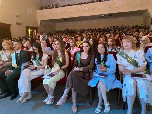 Выпускникам Зеленодольского медицинского колледжа вручили дипломы. Почти треть из них – красные