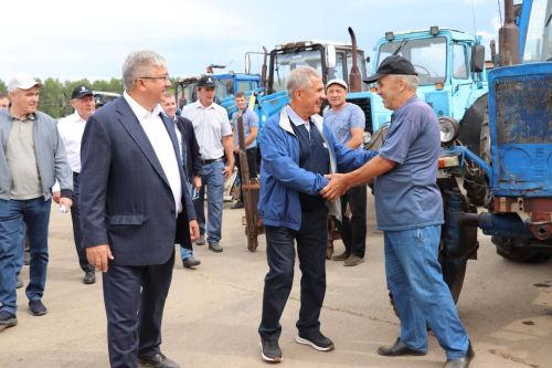 Новые СПК «Метеор-2020» представили королю Малайзии
