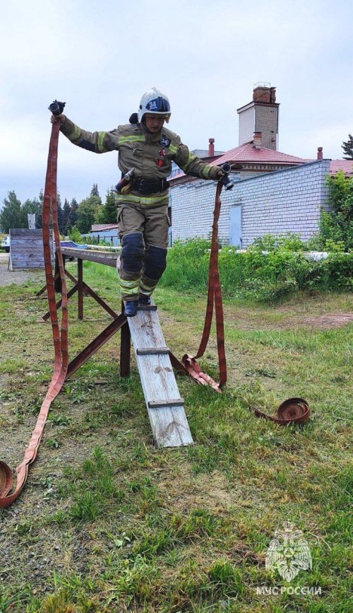 В Зеленодольске завершились соревнования по пожарно-строевой подготовке