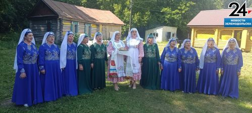 Рецепт молодости от нурлатских бабушек: коллектив «Молодые сердца» отпраздновал юбилей