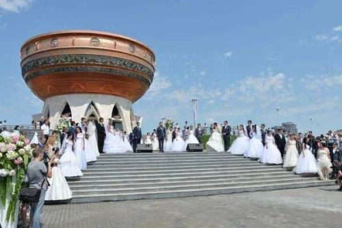 В День Республики в Казани поженятся 45 пар