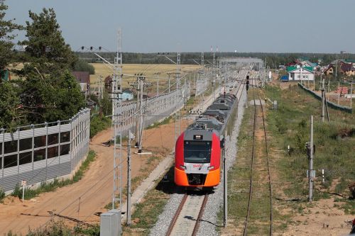 Прокуратура сообщает: За переход ж/д путей на красный свет грозит штраф