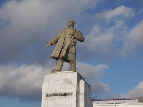 Из истории старейшего памятника Зеленодольска: Ильич над Волгой