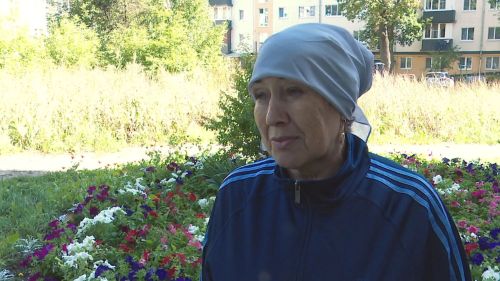 Жительница Зеленодольска Венера Хаертдинова более 40 лет выращивает петунии и украшает дворы