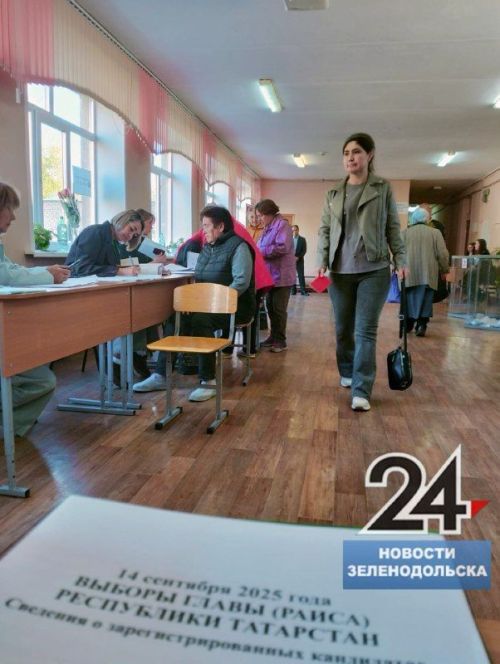 На одном из участков в Зеленодольске первой проголосовала 90-летняя женщина
