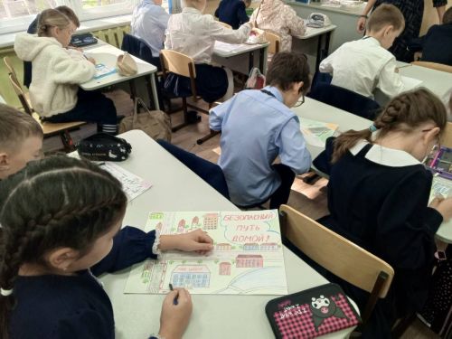 В гимназии № 3 прошли мероприятия, приуроченные к Единому дню безопасности дорожного движения
