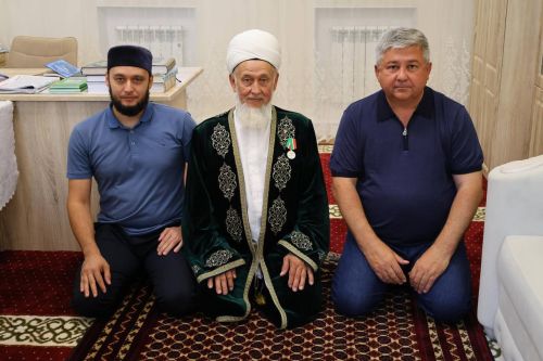 Глава ЗМР Михаил Афанасьев поздравил с днем рождения имам-мухтасиба  Зеленодольска и Зеленодольского района