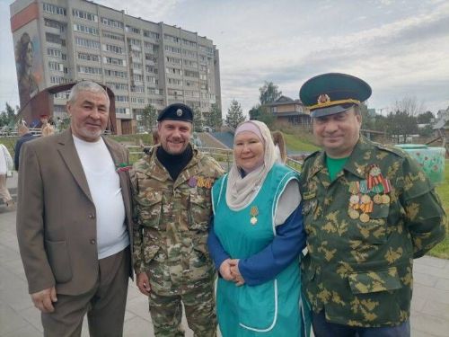 Зеленодольским волонтерам вручили медаль « За помощь фронту»