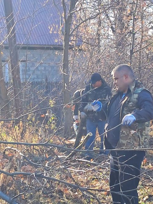 Пограничники совместно со школьниками Зеленодольска расчистили футбольное поле