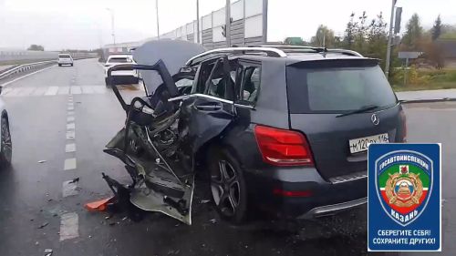 В результате ДТП с КАМАЗом в Казани есть двое пострадавших
