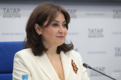 Заместитель Премьер-министра РТ поздравила учителей