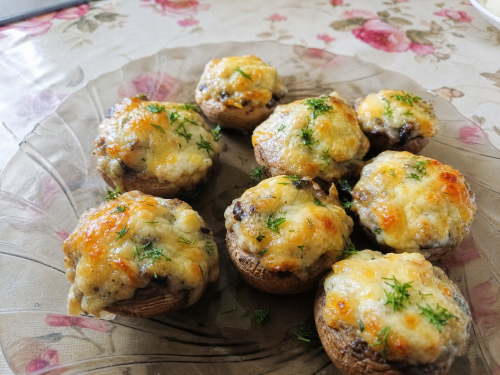 Шампиньоны с сыром и вином: закуска, которую просят повторить