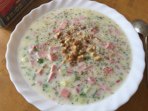 Холодный суп с ветчиной и орехами: Для тех, кто не любит окрошку