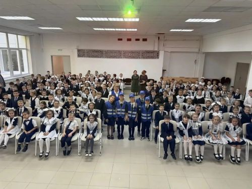 В Зеленодольском лицее им. А.С. Пушкина прошло  «Посвящение первоклассников в пешеходы»