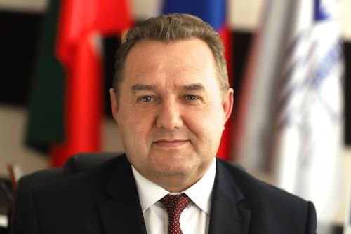 Руководитель Зеленодольского проектно-конструкторского бюро  Евгений Жирков поздравил ветеранов и сотрудников ЗПКБ