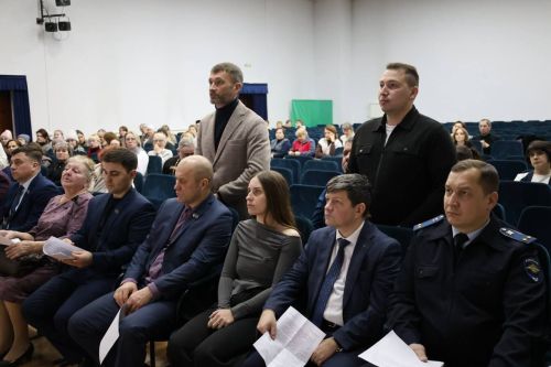 В Нижних Вязовых прошла ежегодная отчетная сессия