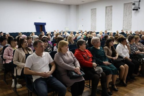 В Нижних Вязовых прошла ежегодная отчетная сессия