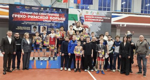 В Зеленодольске состоялись состязания по борьбе, собравшие 170 спортсменов