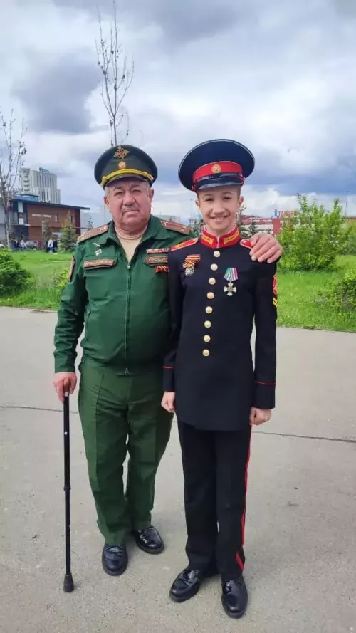 В День наставника в Минпросвещения наградили педагога-офицера Геннадия Прошина
