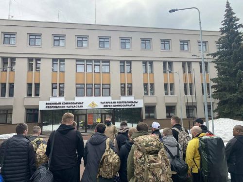 Из Казани к месту обучения отправились 15 военнослужащих, заключивших контракт на службу в Африканском корпусе