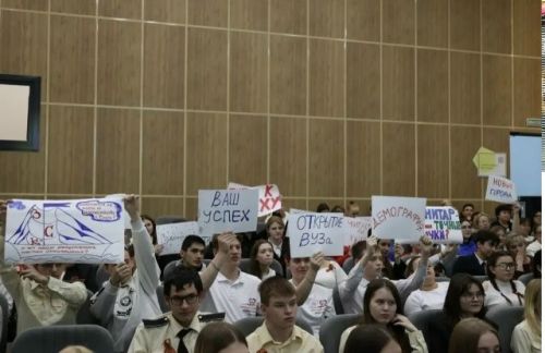 Михаил Афанасьев провел «Недетский разговор» с юными зеленодольцами