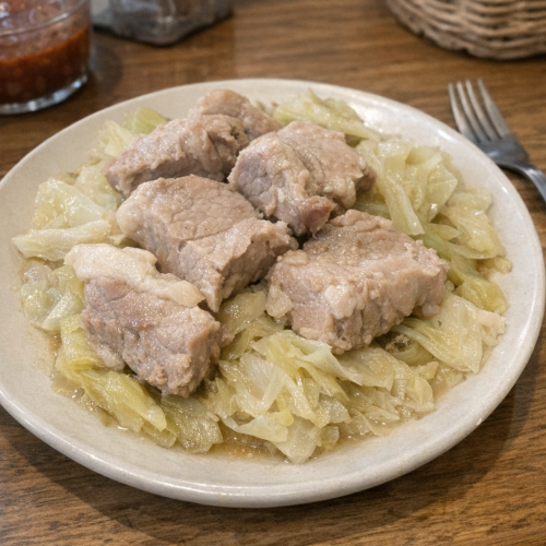 Свинина на пару с капустой: румяная корочка без масла