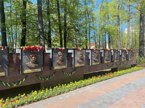 Как преобразилась аллея славы в Зеленодольске к 9 мая