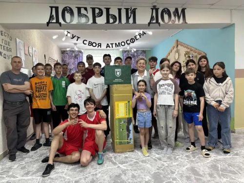 Нурлатский детский дом радостно распахнул свои двери для футбольного клуба «Рубин»