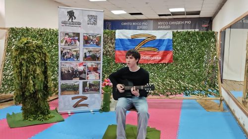 Рифмы весны: волонтеры «СВОих не бросаем» встретили Первомай с пользой