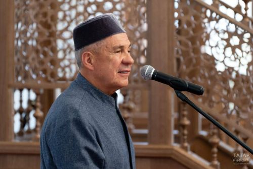 Раис Татарстана Рустам Минниханов поздравил мусульман республики и придерживающихся ислама