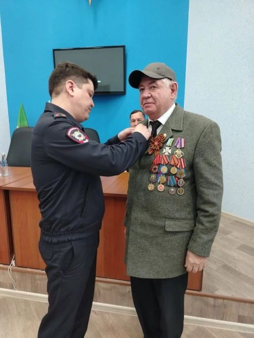 Знак «За заслуги в укреплении правопорядка»  вручили Алексею Карину