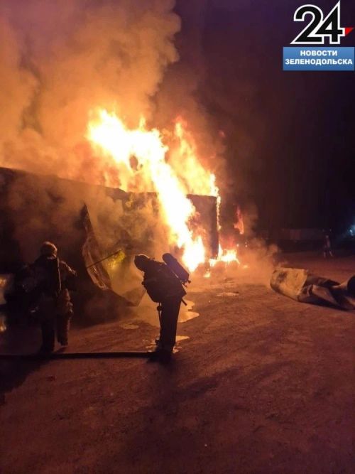 Проснулся от громкого хлопка: на улице Загородная посреди ночи дотла сгорела фура с пленкой