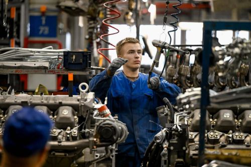 Трудовое лето-2026: 15 тысяч студентов Татарстана отправятся на КАМАЗ, Камчатку и даже в Египет